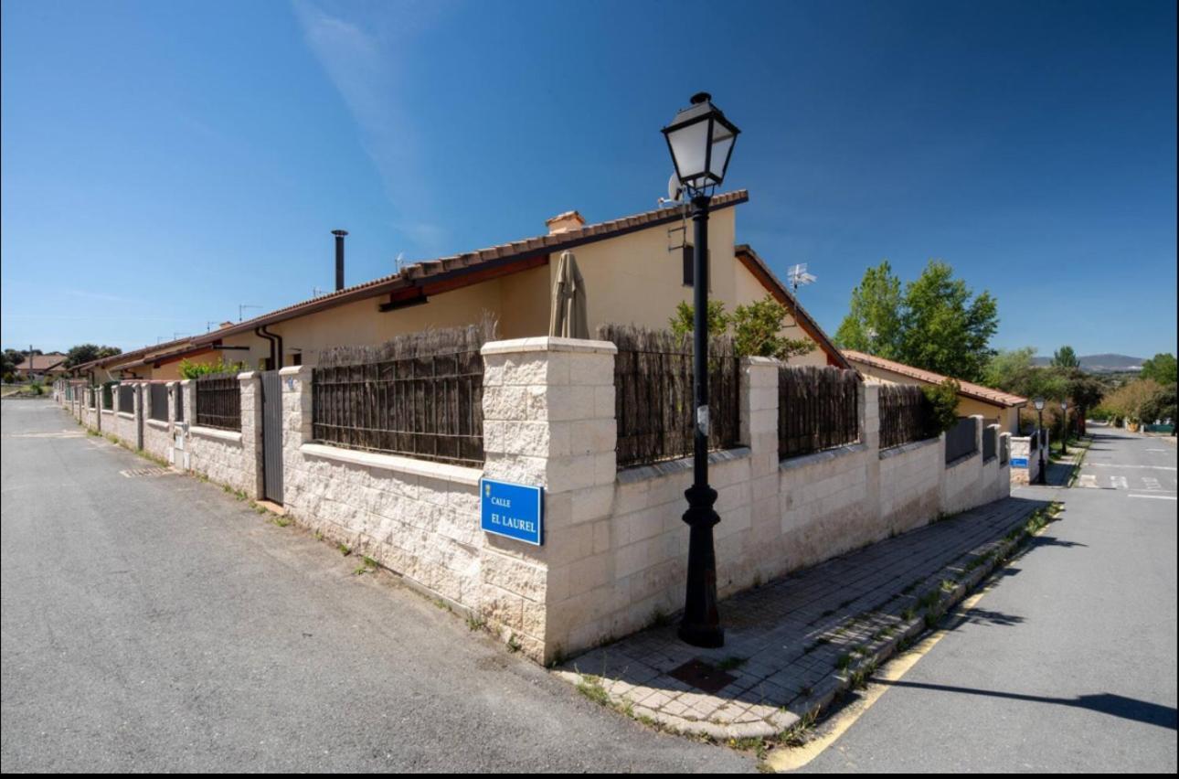 Ituero y Lama El Refugio De Segoviaヴィラ エクステリア 写真